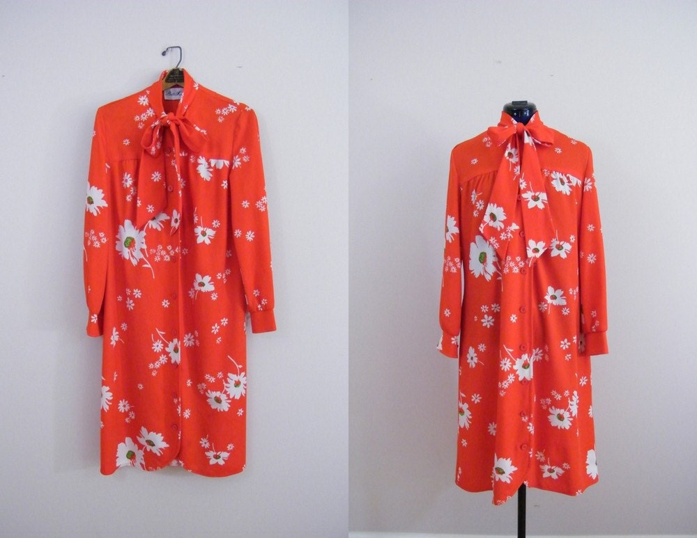 Vintage 1960s Dress / Red Floral / Tie Neck / Hawaiian
