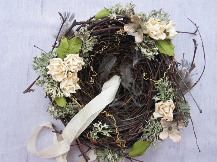 Ring Pillow Nest - Ivory Rose and Spring Green Leaf Ring Bearer Nest. Wedding Ceremony, Wedding Decoration, Wedding Rings