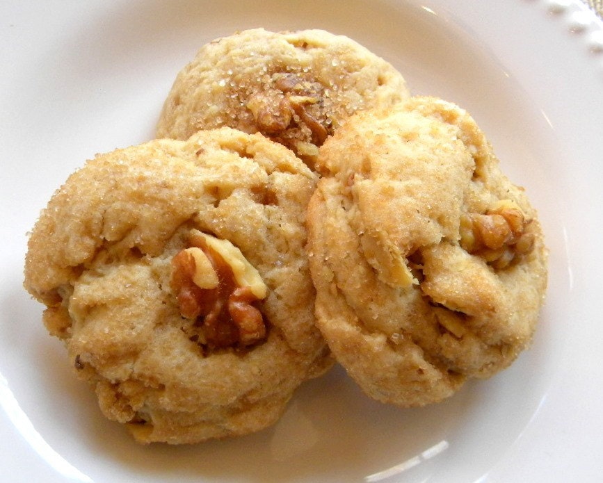 MABEL: 13 All-Natural Chewy Maple Walnut Cookies