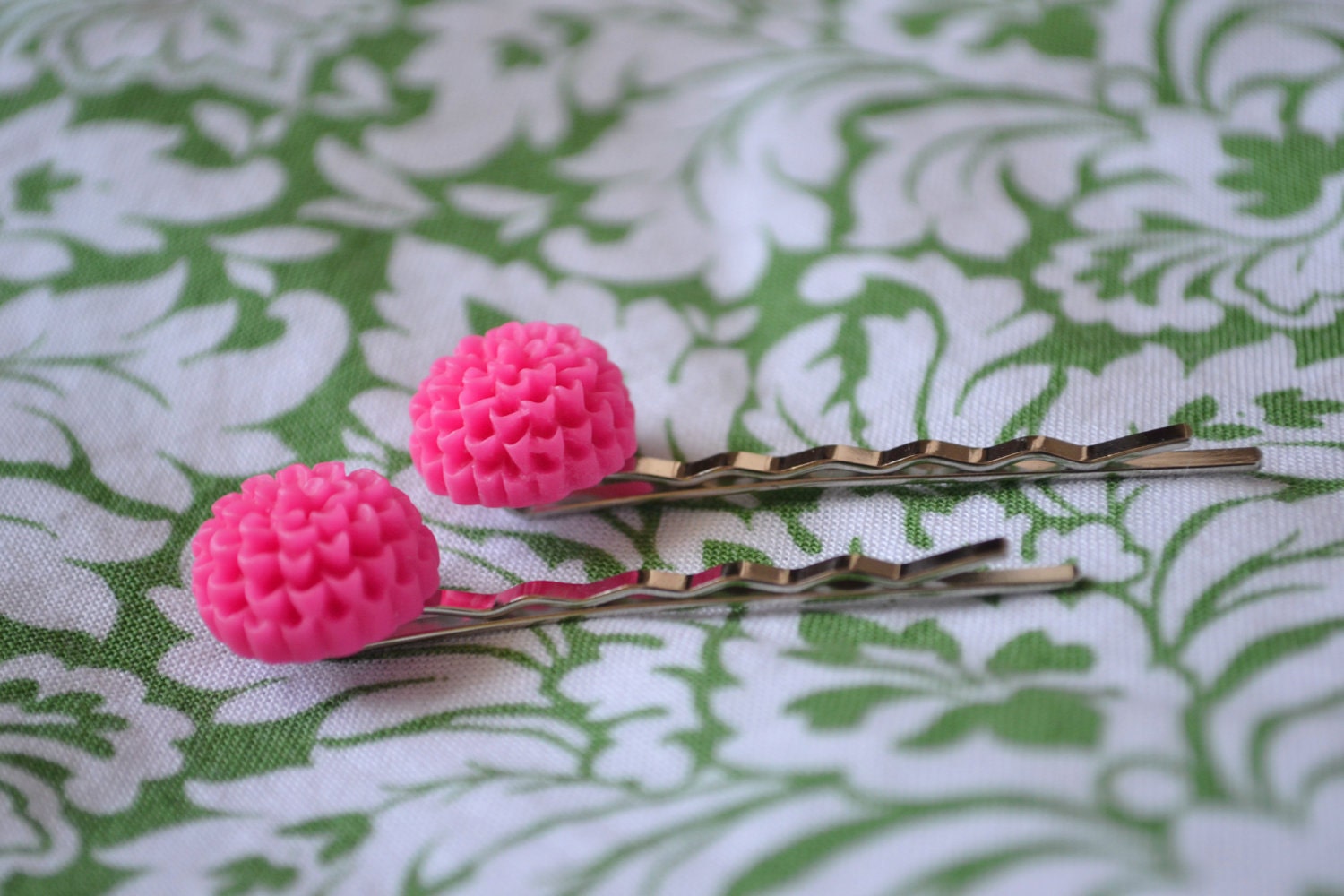 Bright Pink Mum Cabochon Bobby Pins