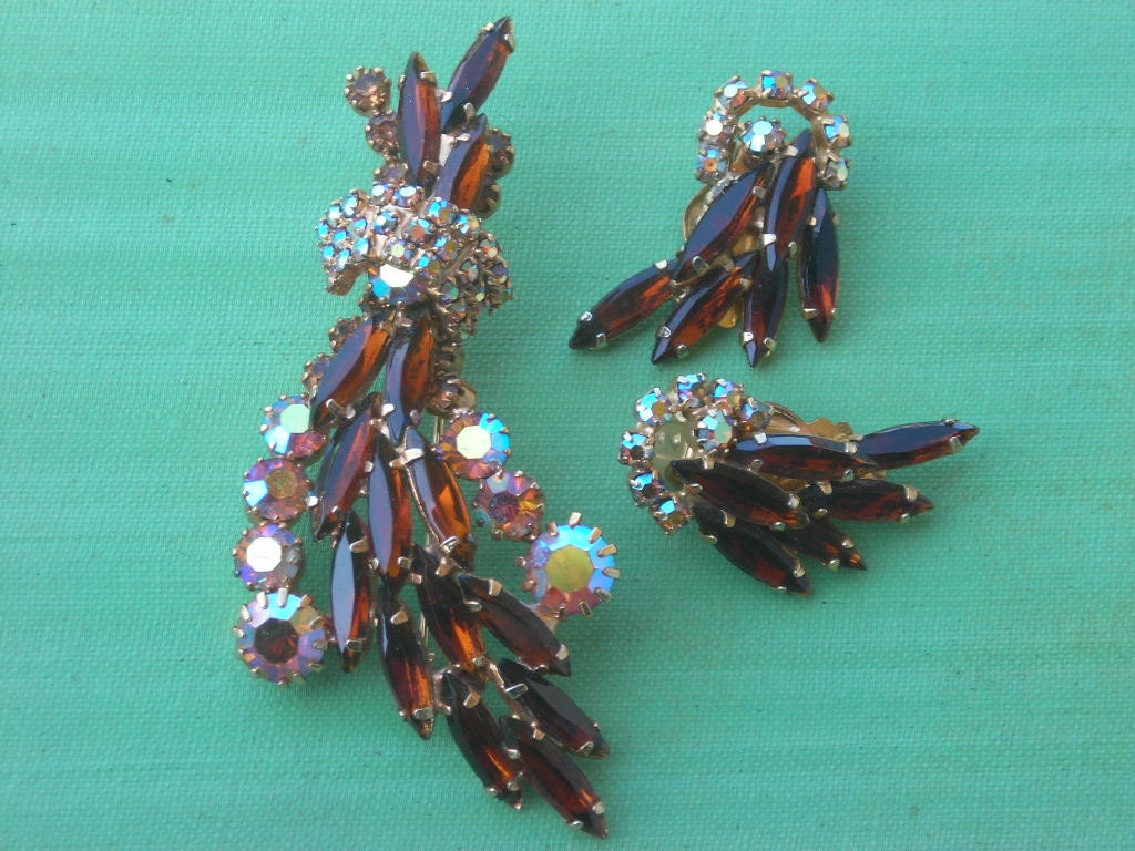 Vintage Rootbeer Rhinestone Demi Parure Brooch Earrings Aurora Borealis Rhinestones 1950s