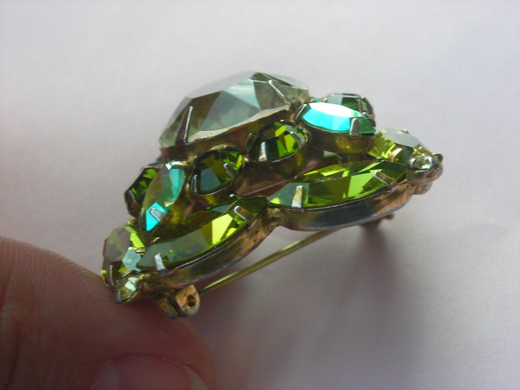 Vintage Green Rhinestone Brooch 1950s 1960s Aurora Borealis