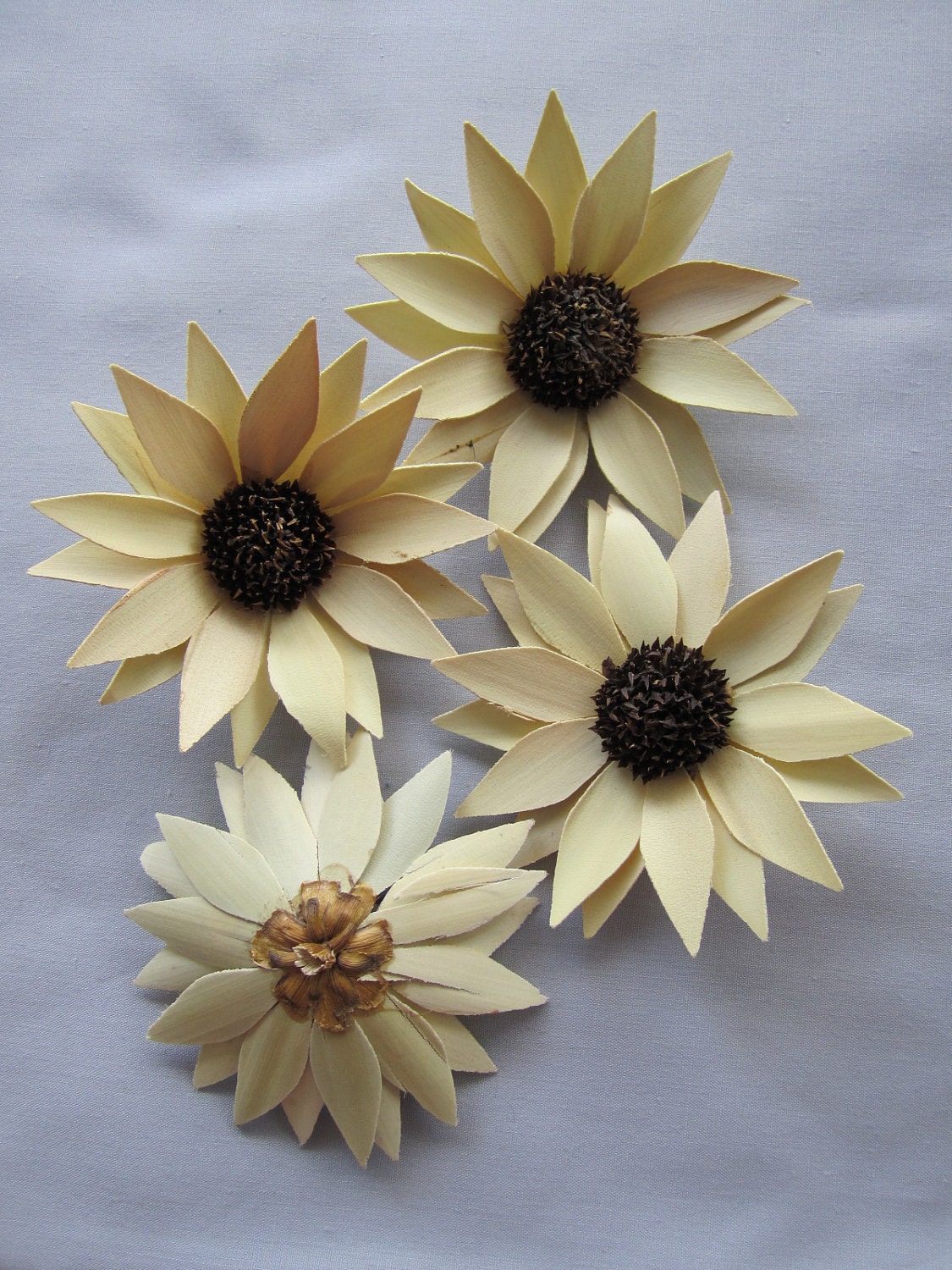 Palm Flowers with Thistle Center  - Set of 6 - Natural Cream color