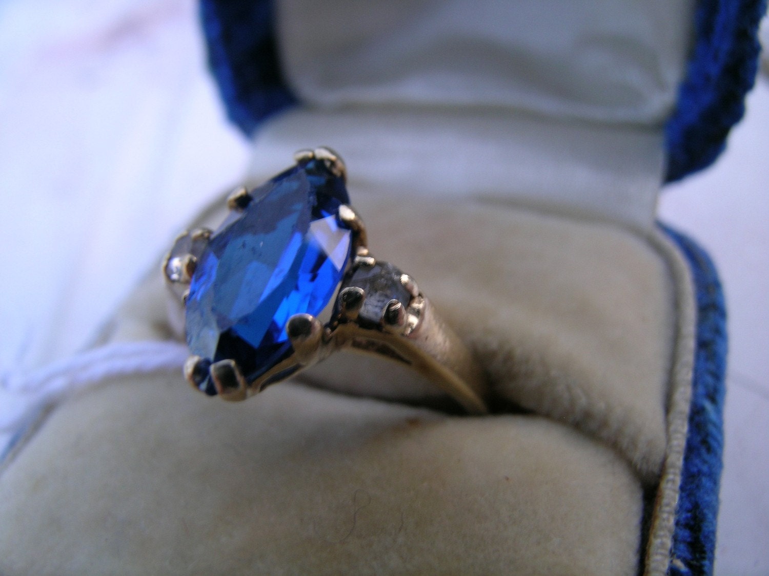 10K gold spinel and diamonds ring  VJSE