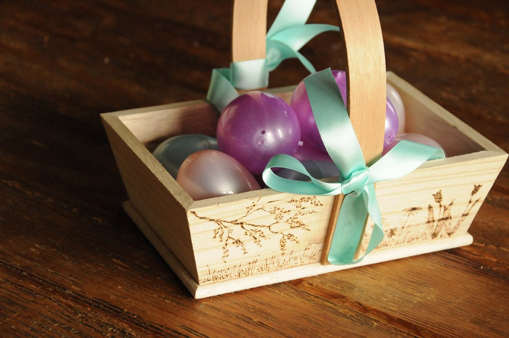 Wooden Personalised / Personalized Basket, Wedding bridesmaid or Flower Girl Basket or Easter basket