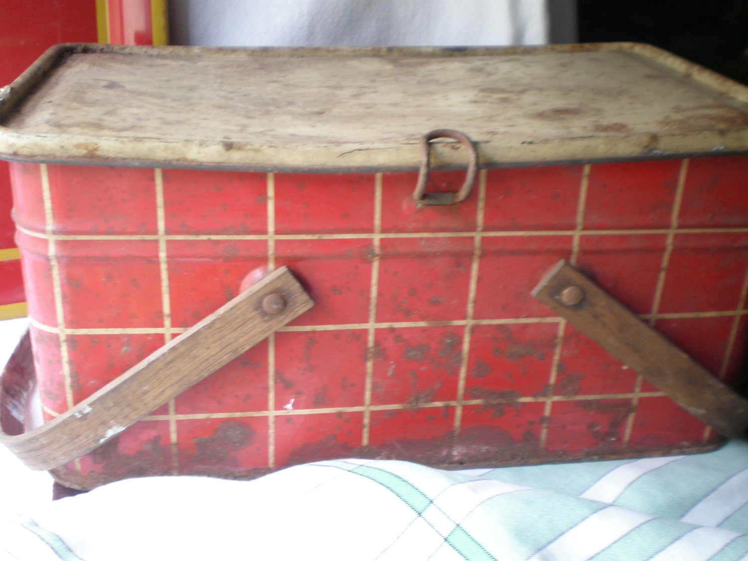 Vintage Tin Picnic