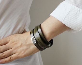 Thin Gradation Leather Bracelet(KHAKI LEAF)