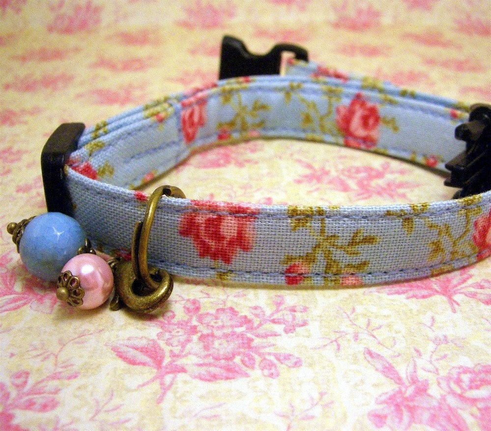 Safety cat collar - Pretty Pink Roses on a Blue background with an agate and pearl charm on antique brass