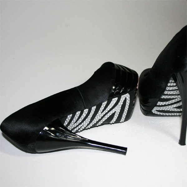 High heels with zebra rhinestone soles