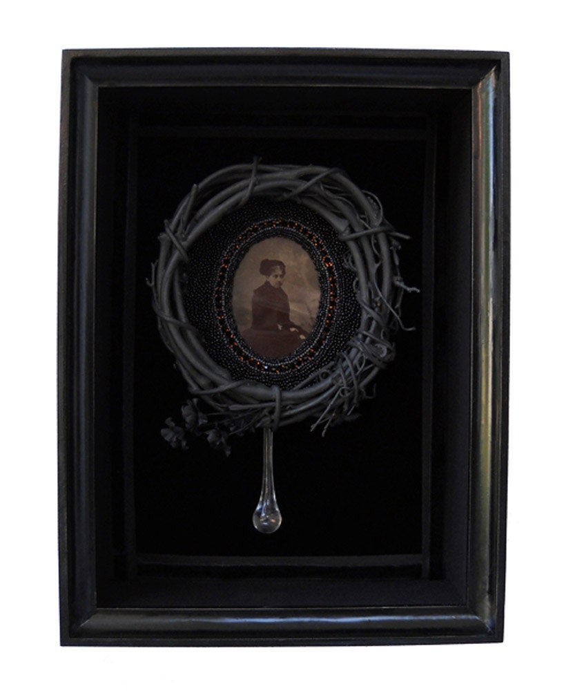 Victorian mourning - The Widow - black widow, dark romance, goth, black & copper, beaded art, wreath, teardrop