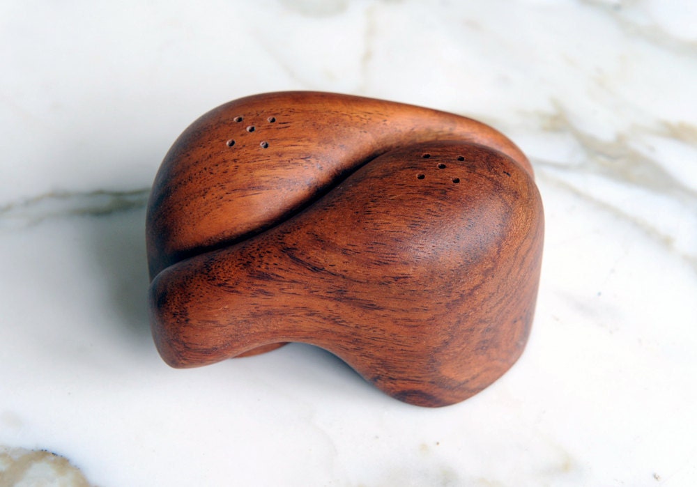 Organic solid wood S&P shakers