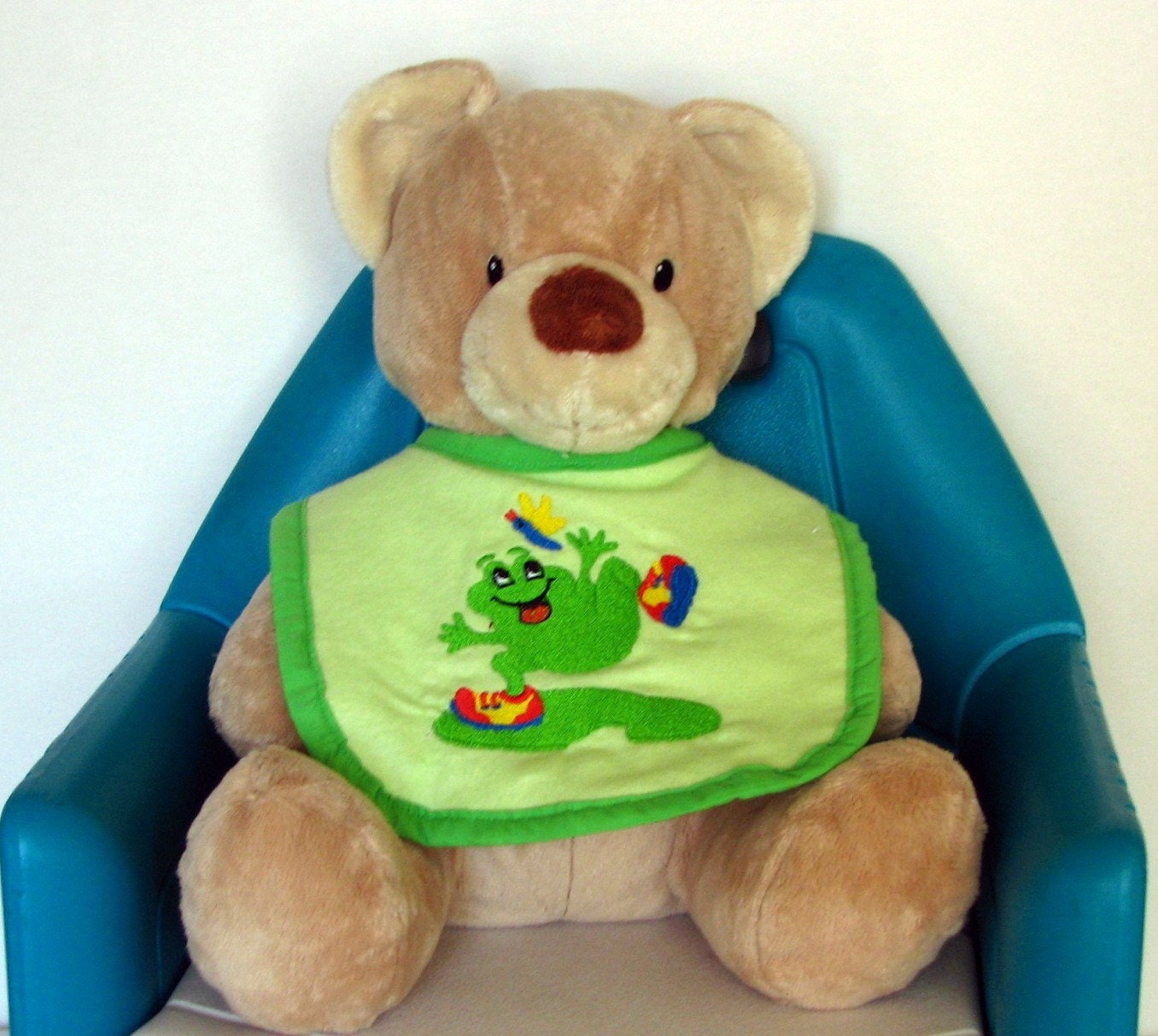 Bib -  Playful Frog - embroidered - green flannel