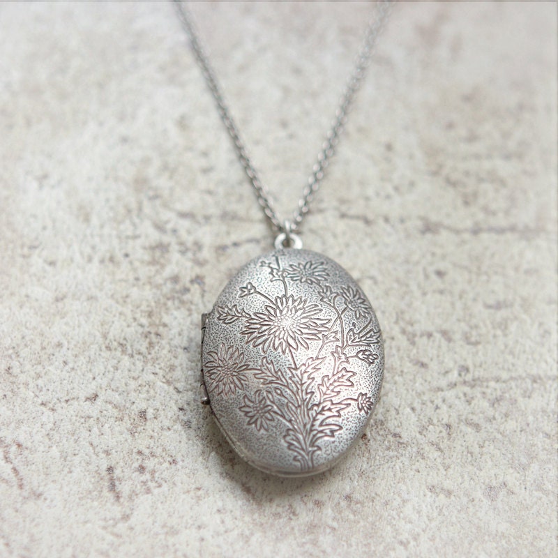 Dandelion and Flower pattern Oval Locket Necklace in Rustic silver