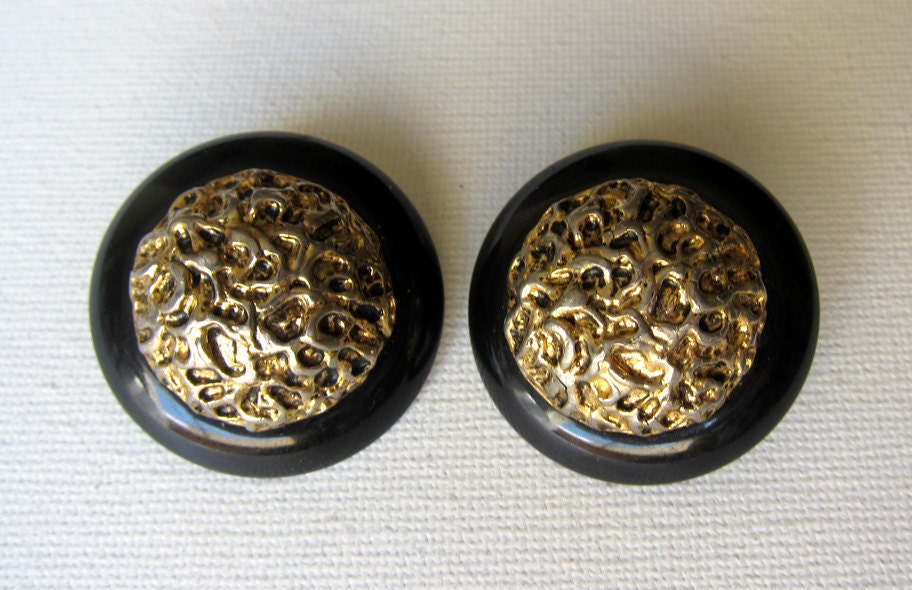 Vintage retro Mad Men black celluloid and metal dome earrings