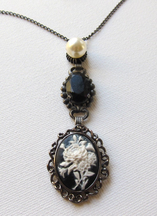 Gothic Victorian vintage black widow cameo flower pendant