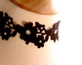 Black Velvet flower choker collar Fabric necklace w crystals. Victorian Jewelry. floral lace necklace. Edwardian/goth/Rocker style.