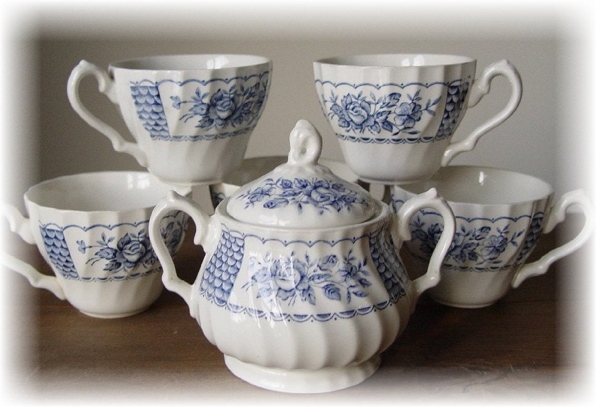 Vintage Blue & White Myott Melody Fine Ironstone England 1982 Sugar Bowl And 5 Cups -- Shabby Chic -- Mosaic Pieces
