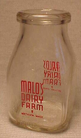 1955 Malo's Dairy Farm Methuen, Mass., ACL School Lunch Half Pint Size Piro Milk Bottle