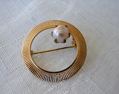 Goldtone Brooch with Freshwater Pearl