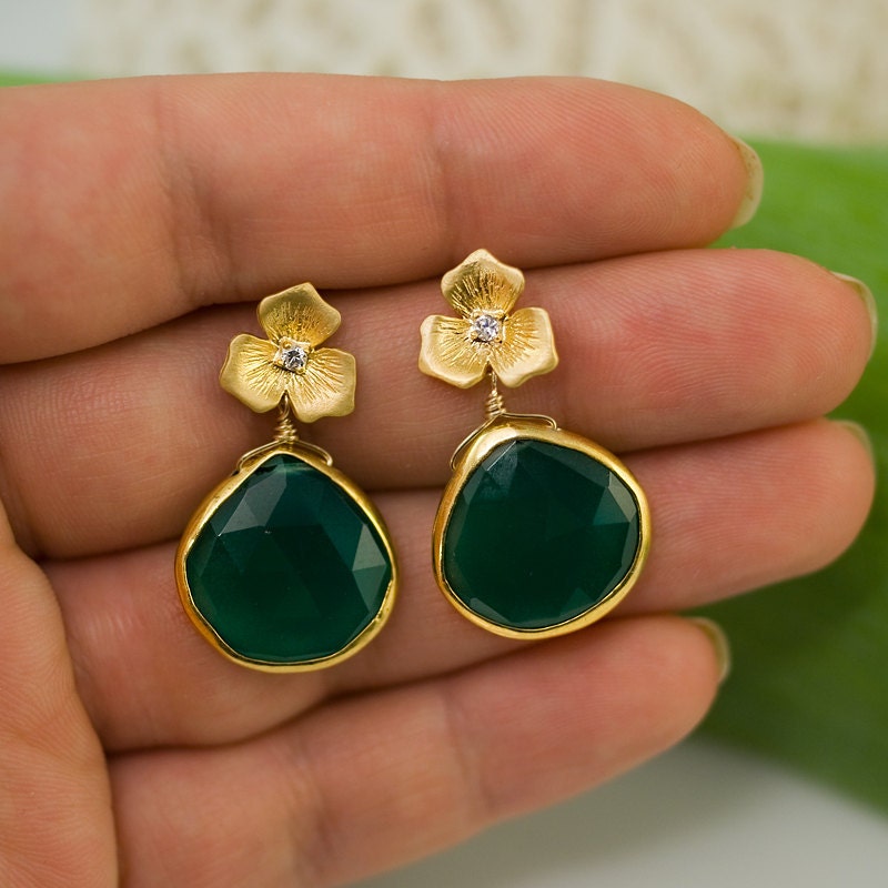 Bezel Set Green Onyx Earrings - Gold Earrings - Bridal Jewelry - Gemstone Earrings - Mother's Day Gift