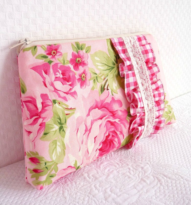 Nostalgic Ruffle Zippered Pouch. Make Up Bag. Coin Purse. Pink Roses. Gingham. Lace. OOAK