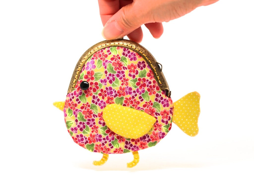 Little yellow chick clutch purse