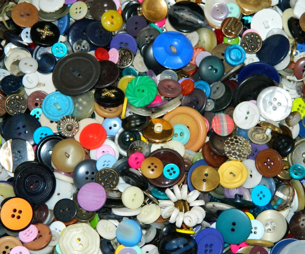 Bulk Buttons 1 pound - New & Vintage mixed lot - Luck of the Draw