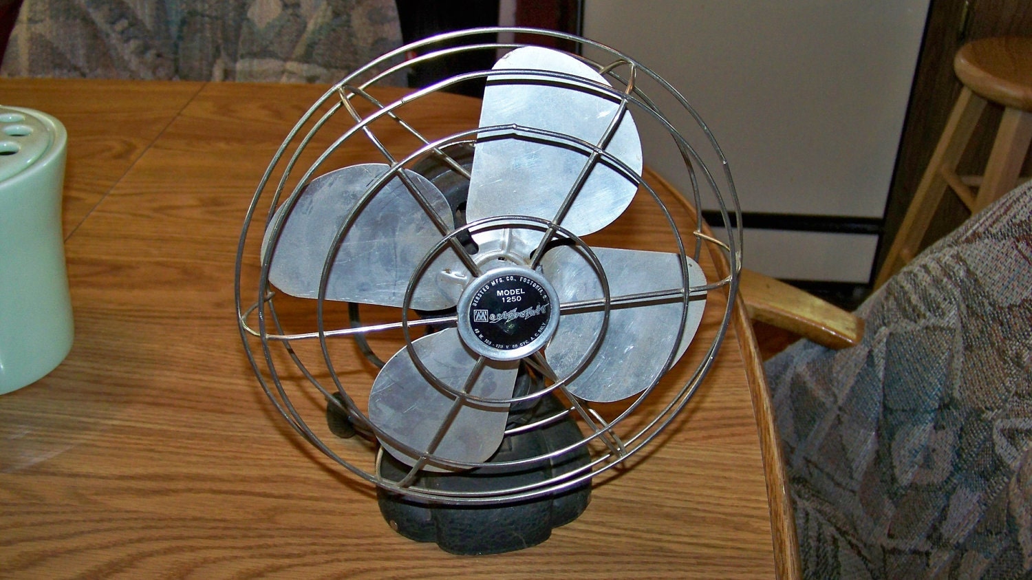 Vintage Metal Fan Mastercraft Model 1250 Electric Fan by Pohlmans