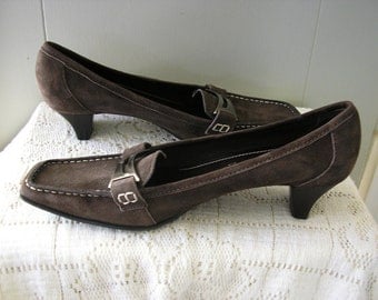 vintage shoes / size 8 / Franco Sarto Silver Buckle shoes