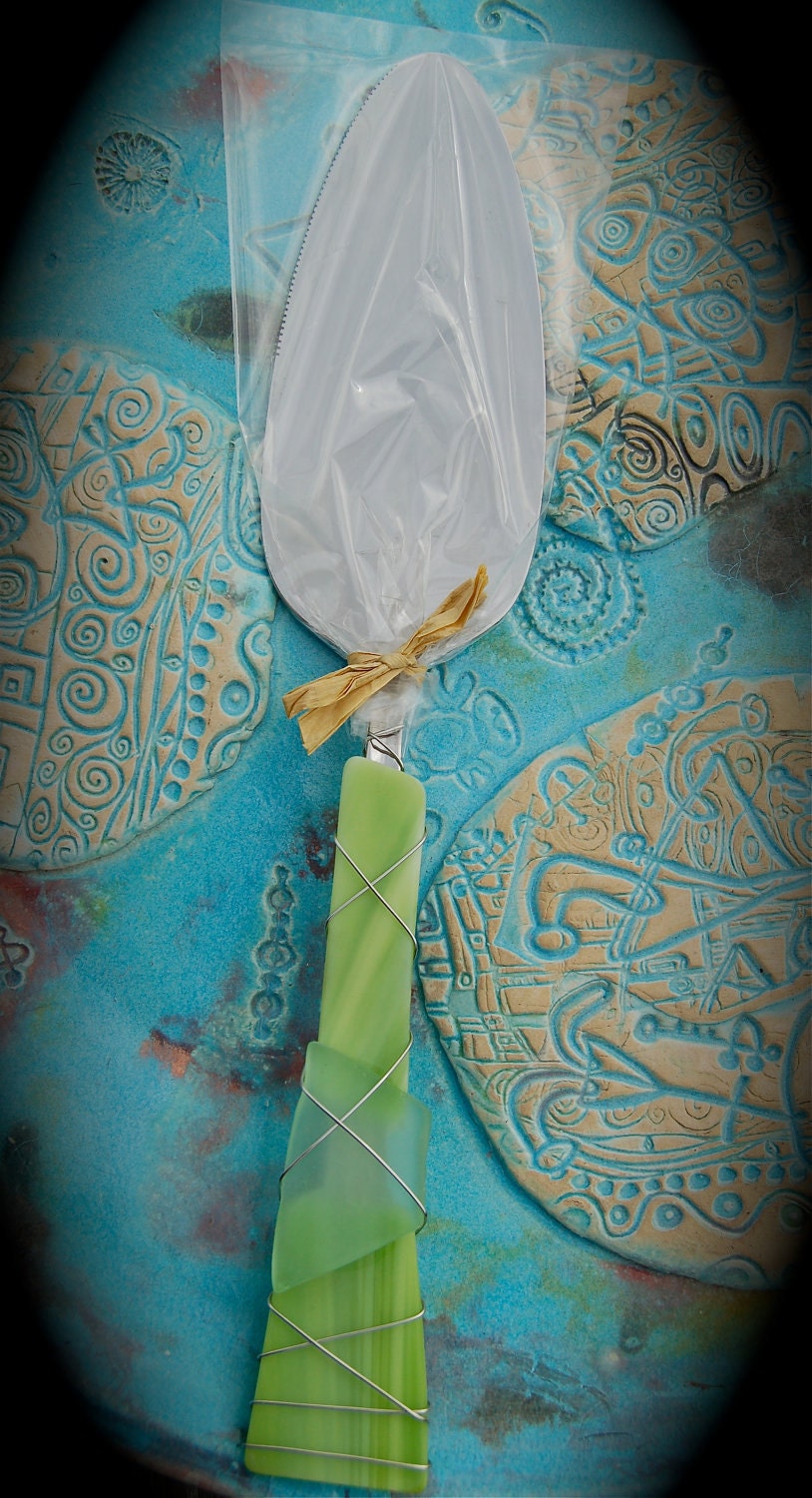Sea Glass Wedding Cake Server made with Recycled Bottle "Tumbled Island Glass"  in Lime Green glass. Dishwasher Safe. Stainless Steel.