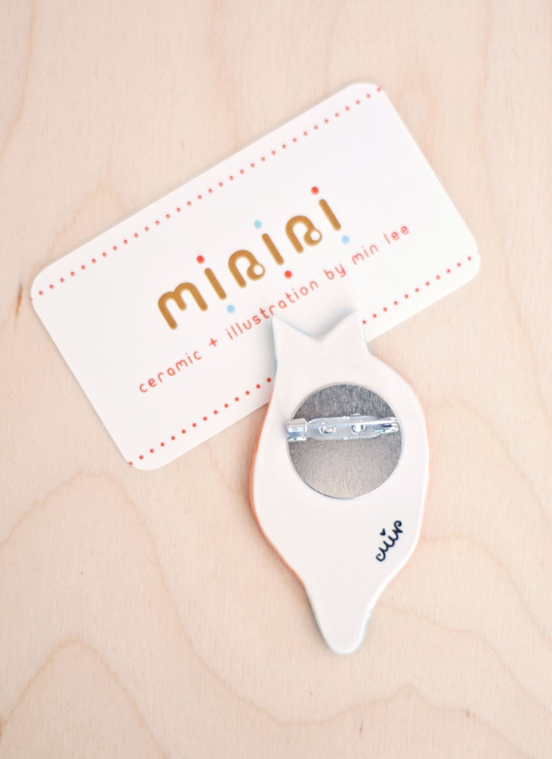minini hand painted porcelain brooch pin by min lee 12051