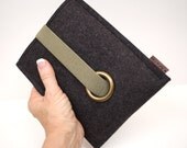 Kindle, e reader, Nook Tablet Wool Felt Case in Anthracite with Elastic and Antigue Gold Eyelet
