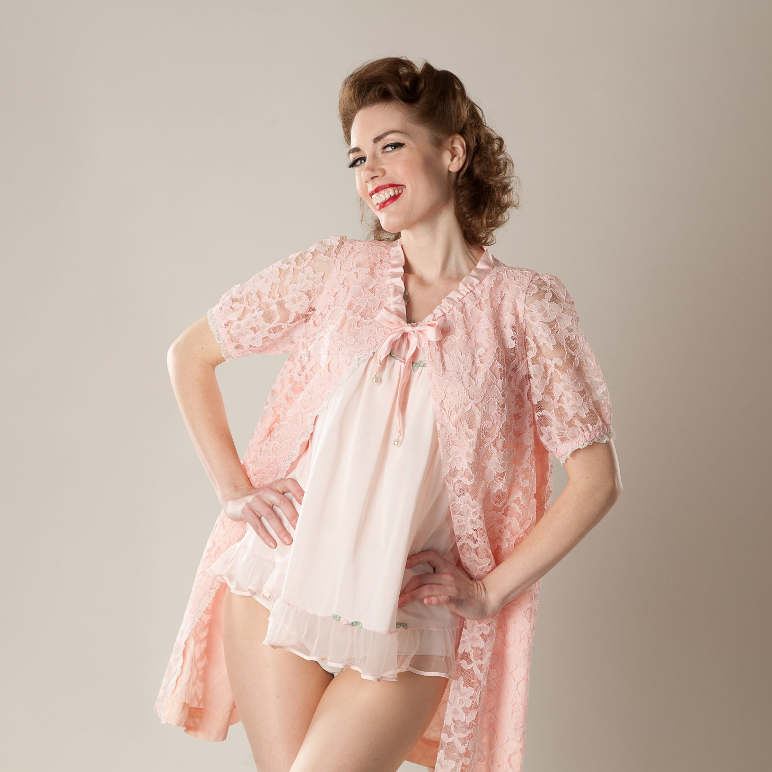 Vintage 1960s Pink Lace Robe Lingerie Bridal Trousseau Handmade Honeymoon