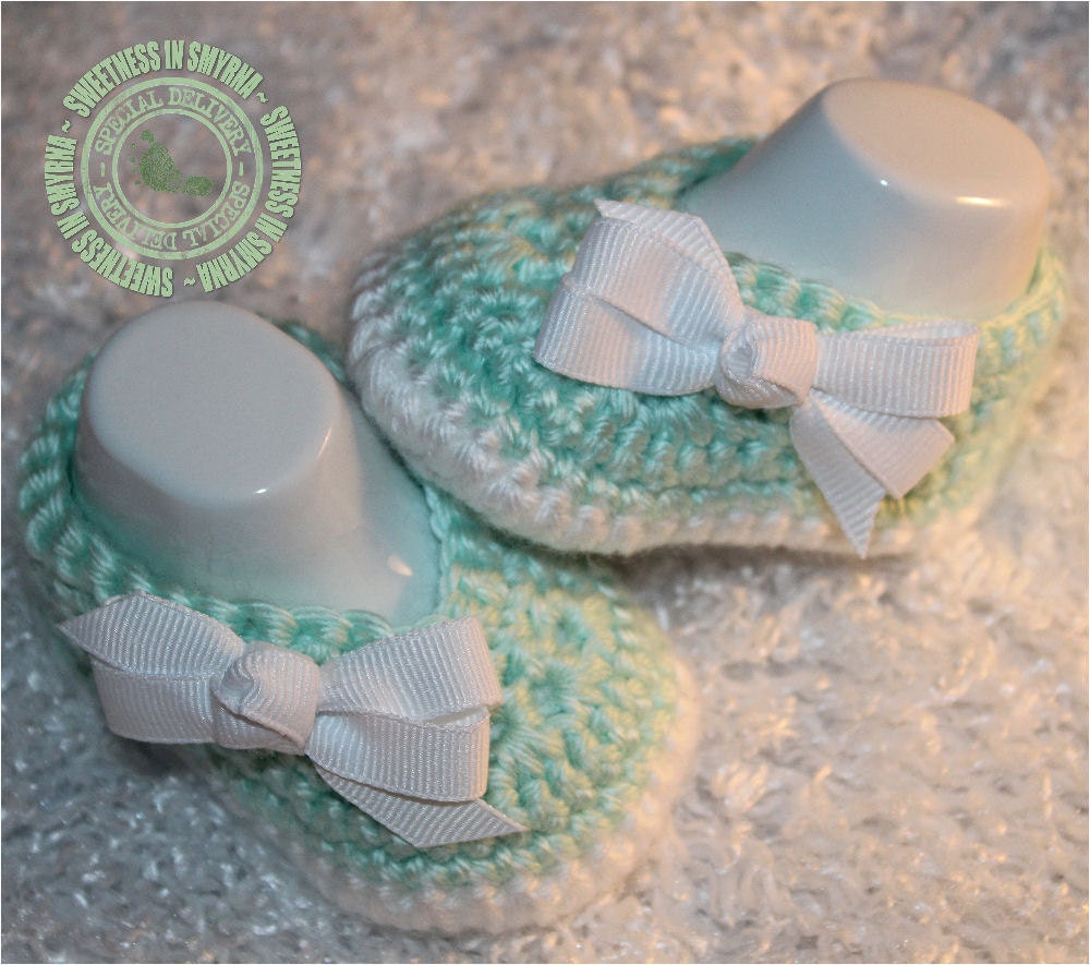Crochet Baby Booties - Baby Girl Booties - Baby Girl - Ballet Slippers - Green - White - Photo Prop - Ready to Ship