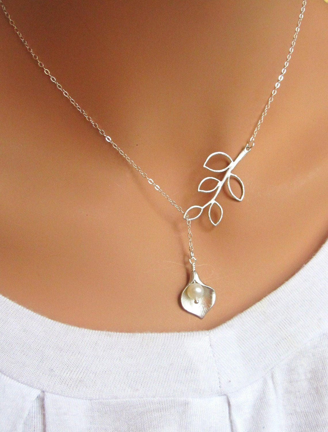Calla Lily and Branch sterling silver lariat necklace. Bridal. Wedding. Bridesmaids Gift. Everyday Wear.