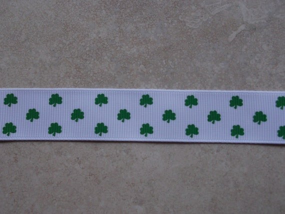 Classic Green shamrocks on white 7/8" grosgrain ribbon- St Patricks day Il_570xn