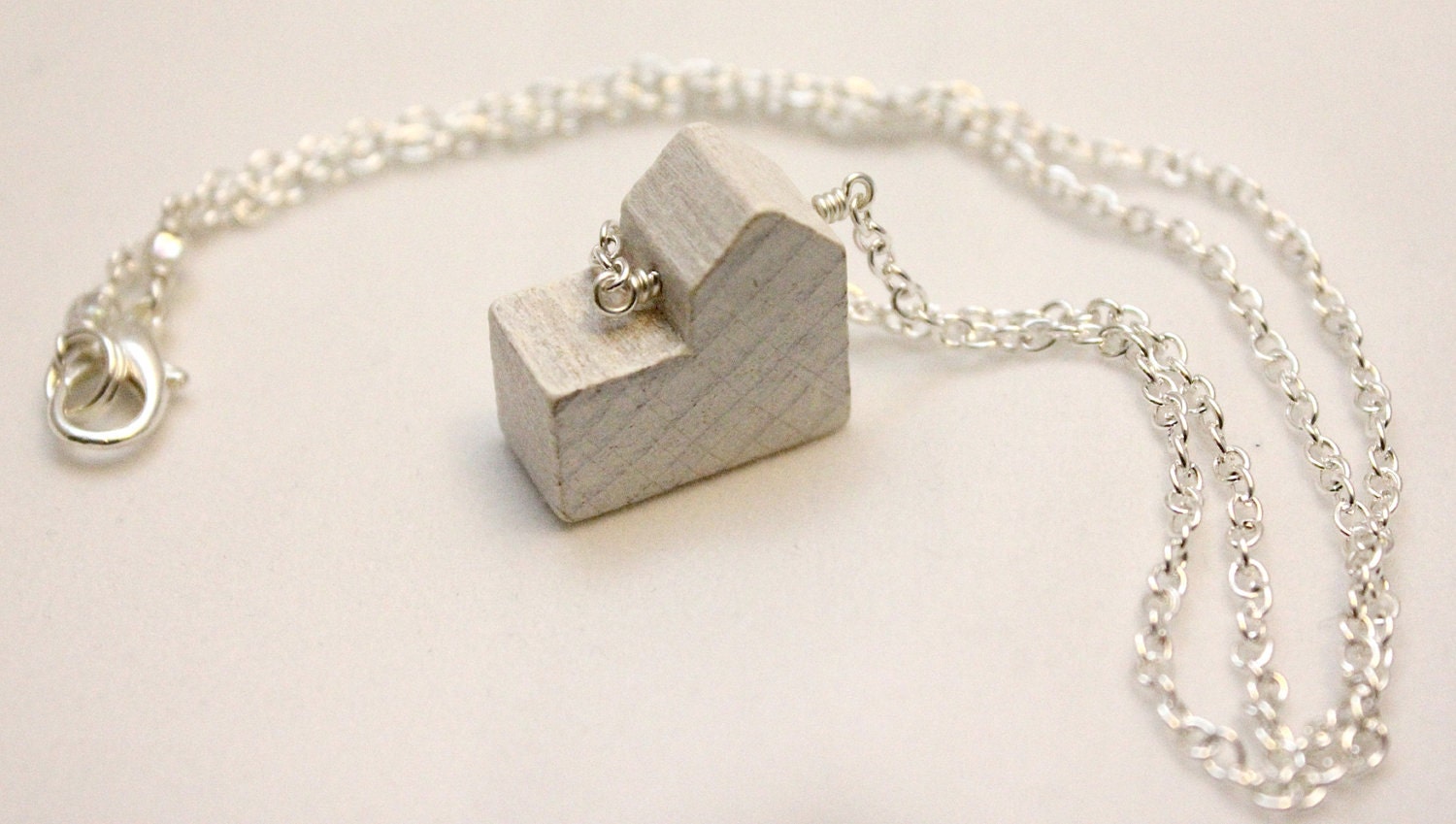 City Necklace White and Silver