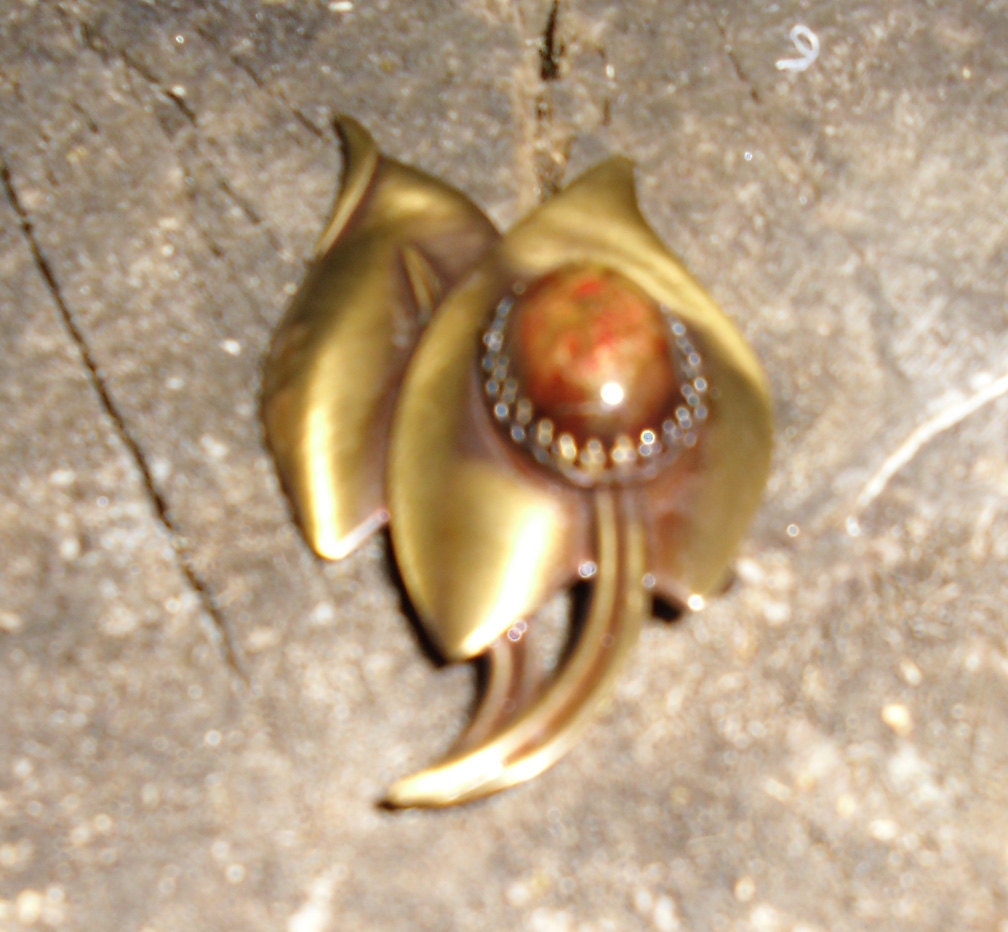 Vintage Brooch /Metal Brooch of Bronze Leaves with a Mottled Brown Stone