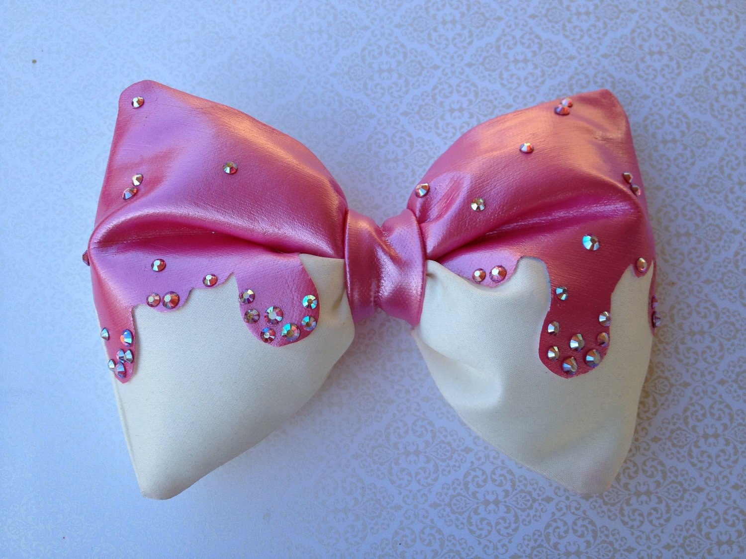 Strawberry Melty - Cream and Pearlescent Pink Melted Ice Cream Bow