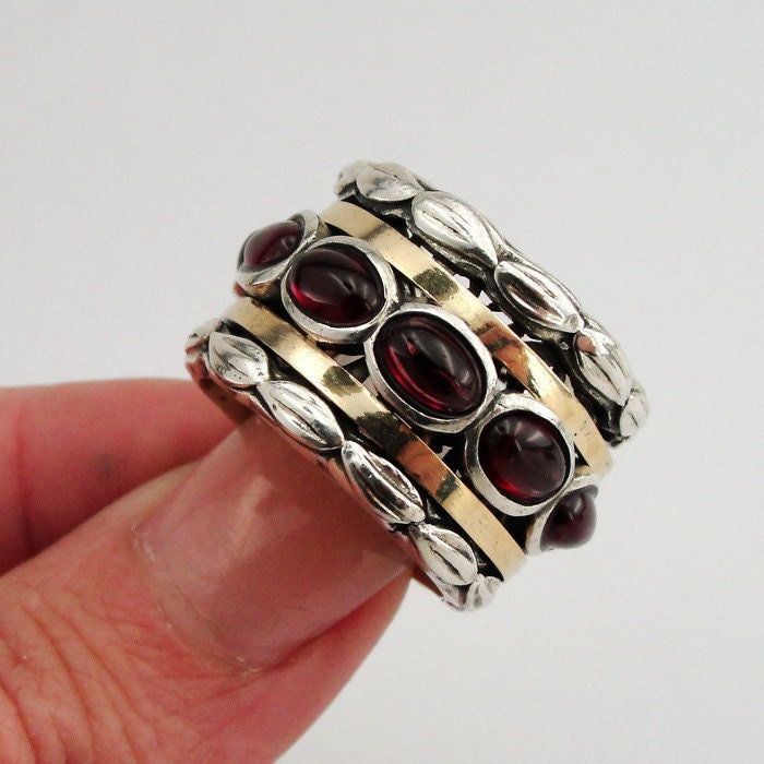 SPECIAL PRICE - New 9k Gold and Sterling Silver Garnet Swivel Band Ring size 7