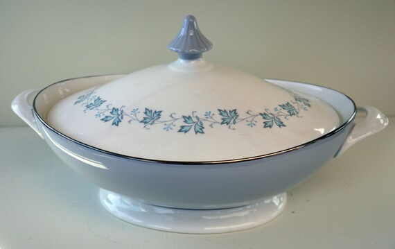 Vintage Tureen Bowl Royal Doulton Covered 'Lyric' by Yonks on Etsy