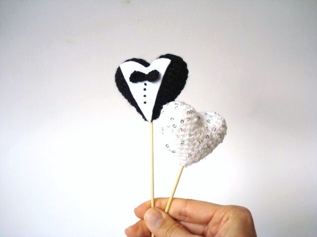 Wedding Cake Topper, Bride and Groom, Crocheted hearts, Wedding gifts, Black, White, Unique