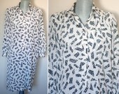 S / M Vintage Blue Silver White Collared Shirt Dress w/ Geometric Pattern