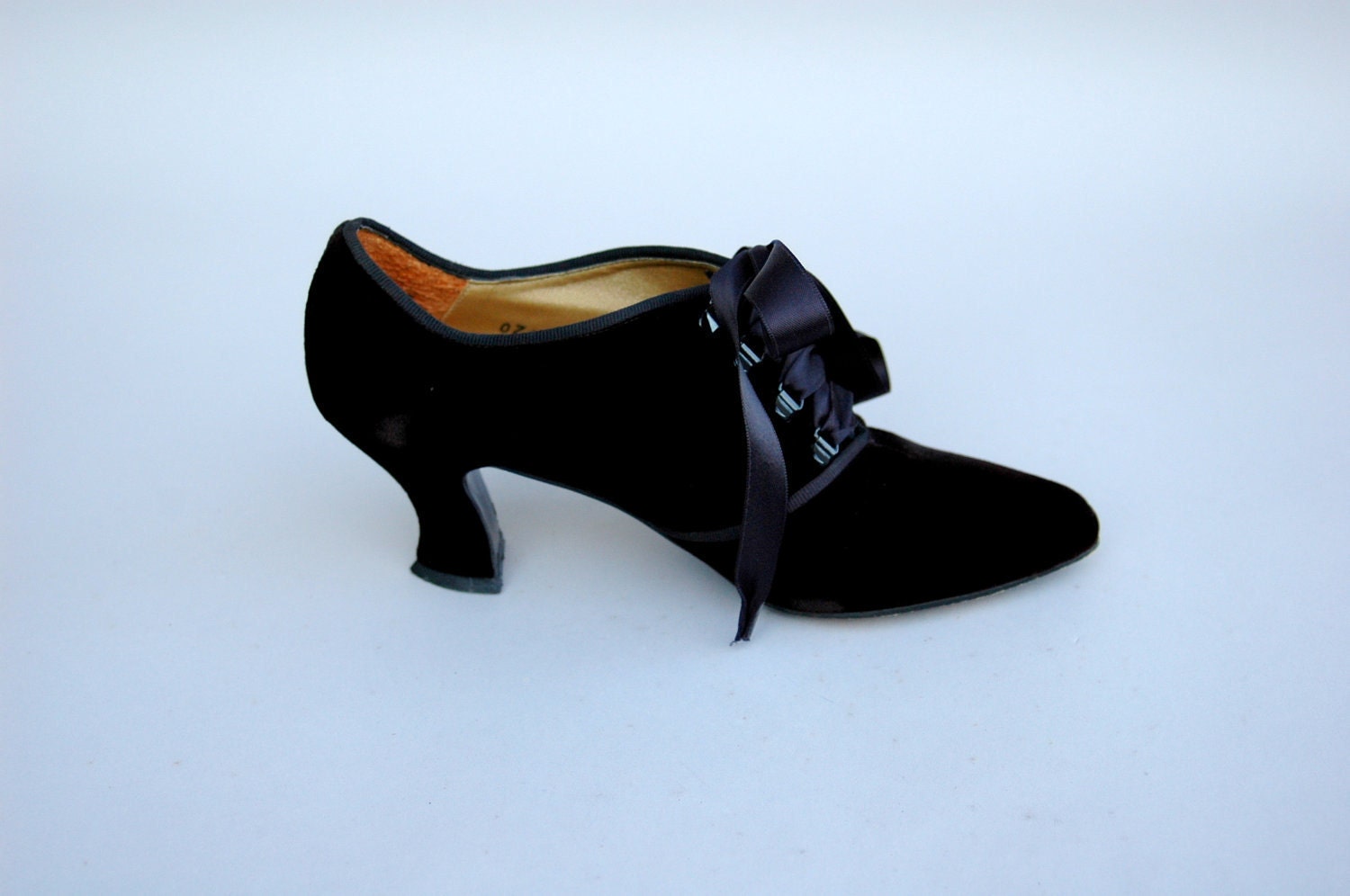 Vintage 1980s Shoes - Victoria Regina Black Velvet Kenneth Cole Booties
