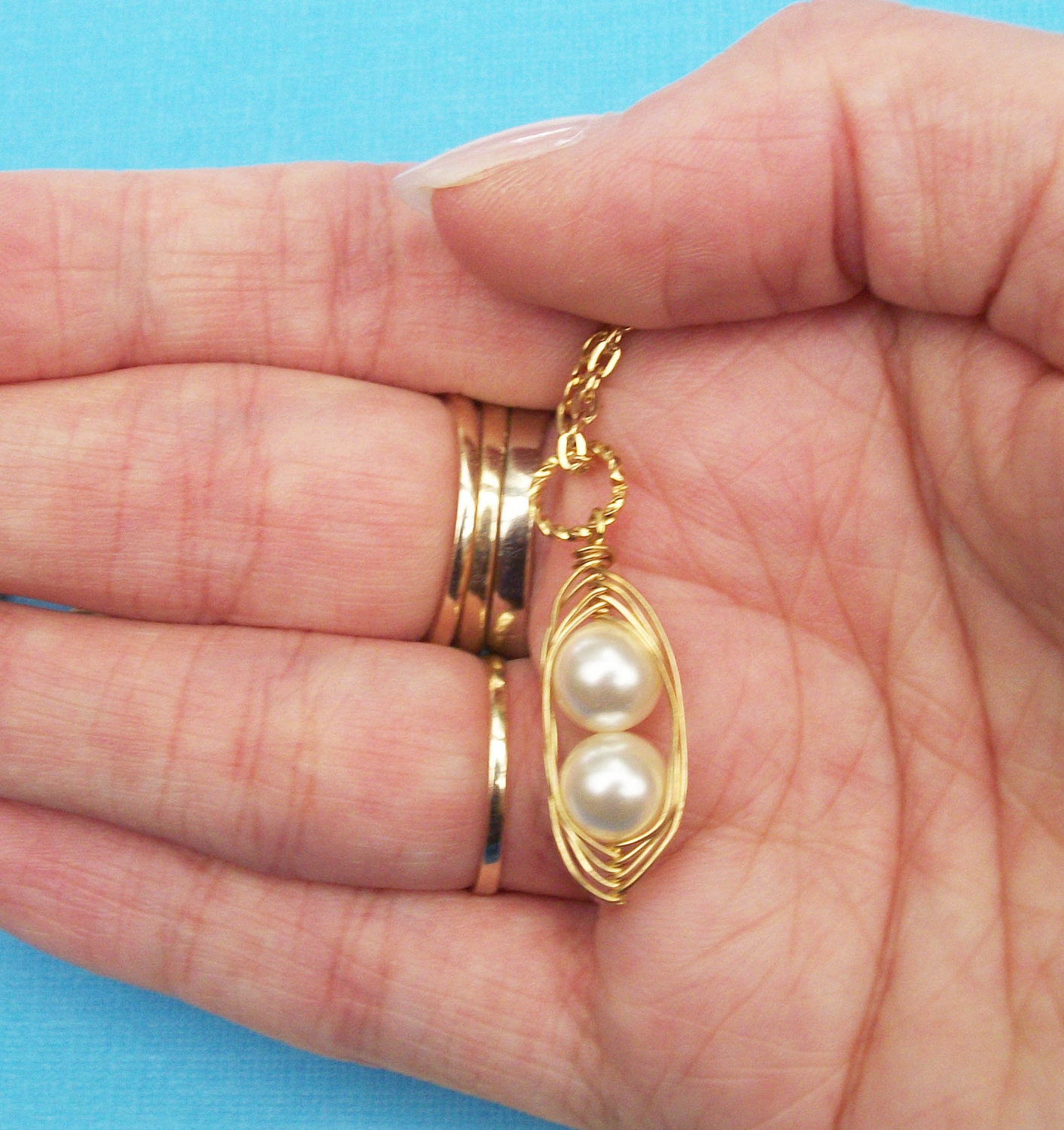 2 Peas in a Pod Gold Necklace for Two Special People - Ideal Gift for Brides, Bridesmaids, Friends, Best Friends, Sisters Or Mom Gift
