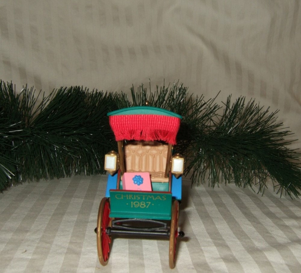 Vintage Christmas ornament, Hallmark Christmas Ornament  1985  sweetheart surrey.