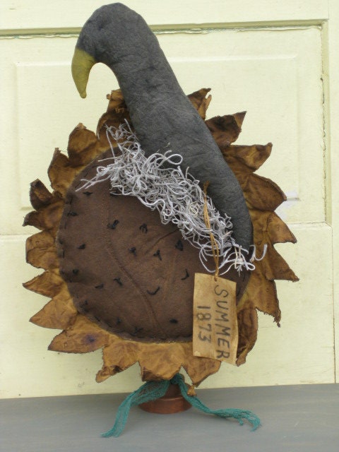 Primitive Grungy Sunflower & Crow Make Do - Fabric - Centerpiece