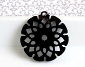 Baronyka Black Flower Pendant Necklace