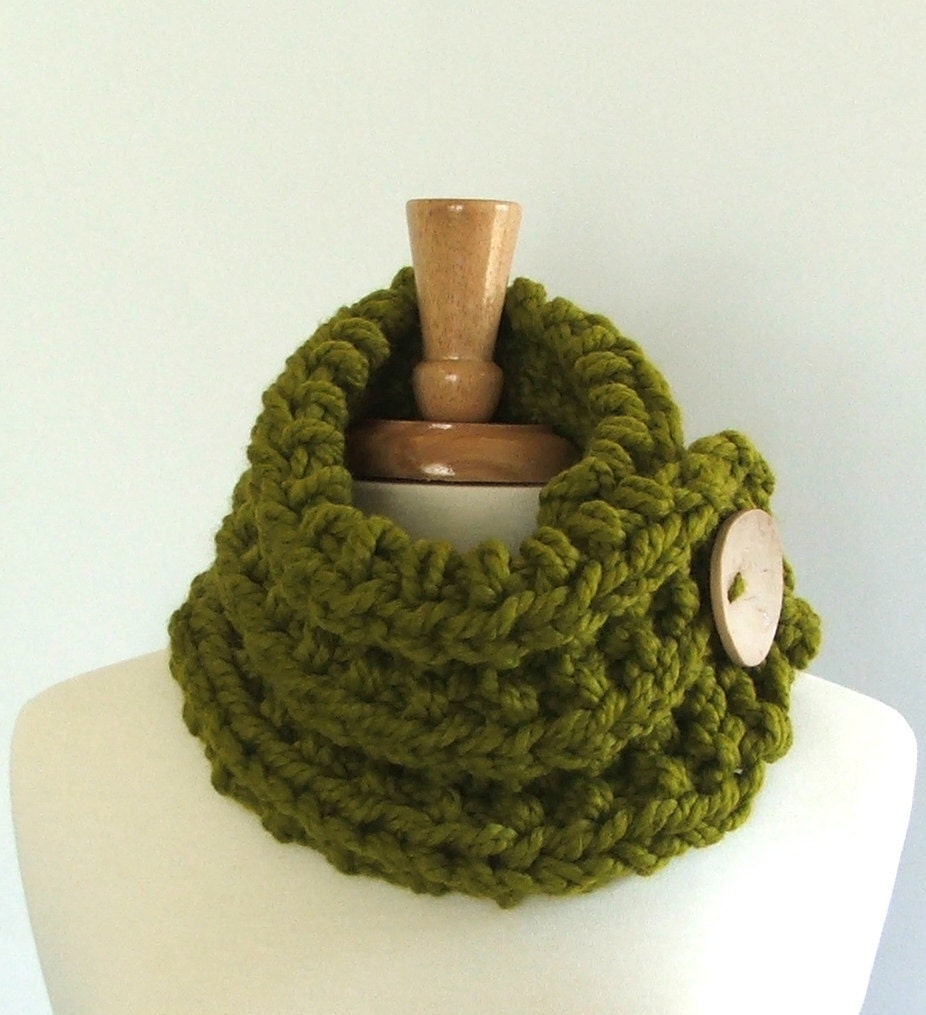 Sale - Chunky Knit Lemongrass Green Short Cowl Scarf with Large Cream Button