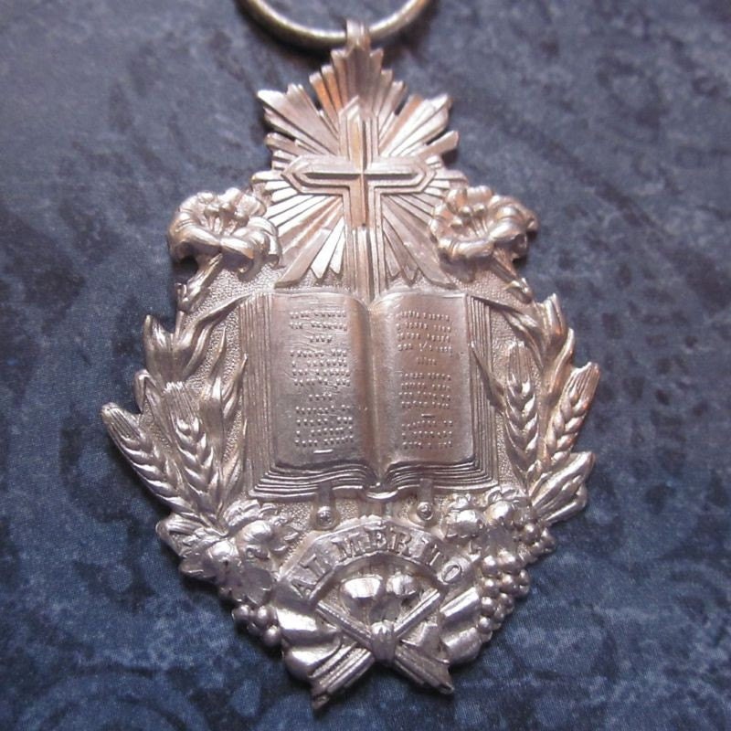 Vintage Religious Merit Award Medal w/ Bible on 18 inch sterling silver rolo chain
